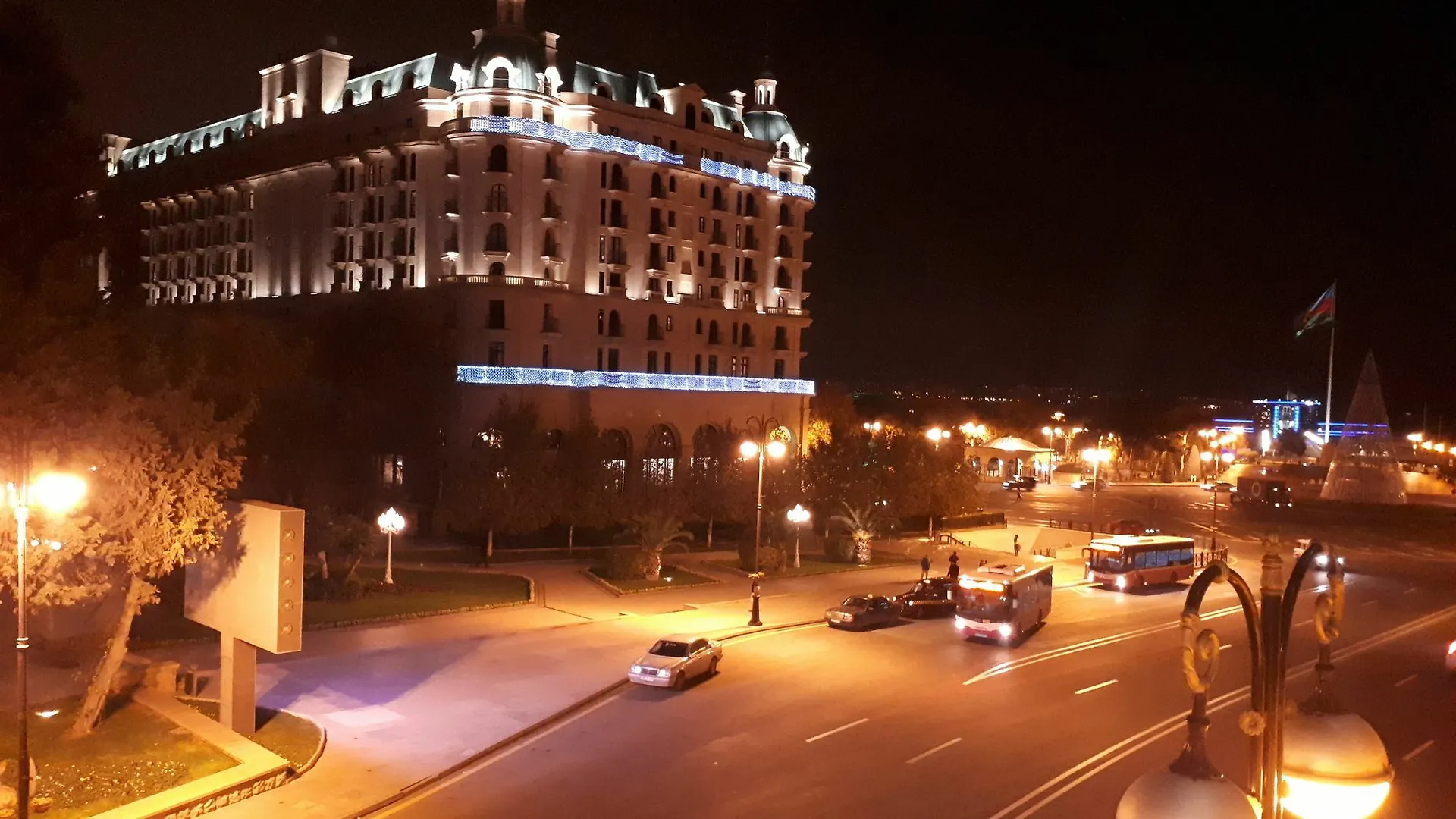 דירות באקו Lux Vip Tarqovi Center 0*,